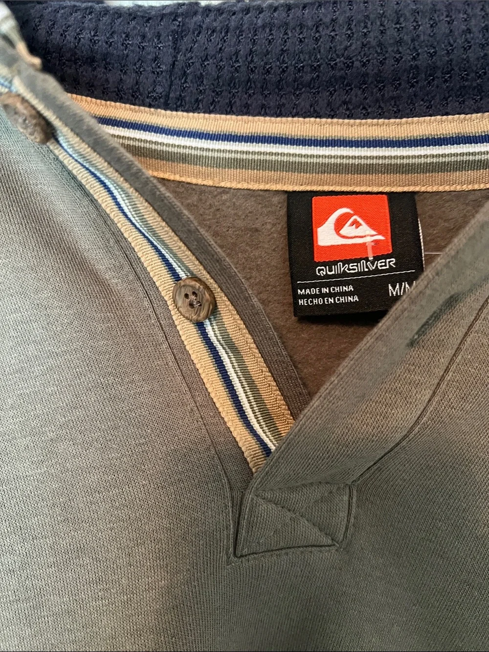Quiksilver Dusty Olive Hooded Pullover with '1969' Patch - Picture 3 of 8
